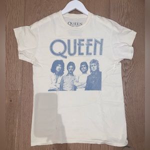 Urban outfitters queen t shirt